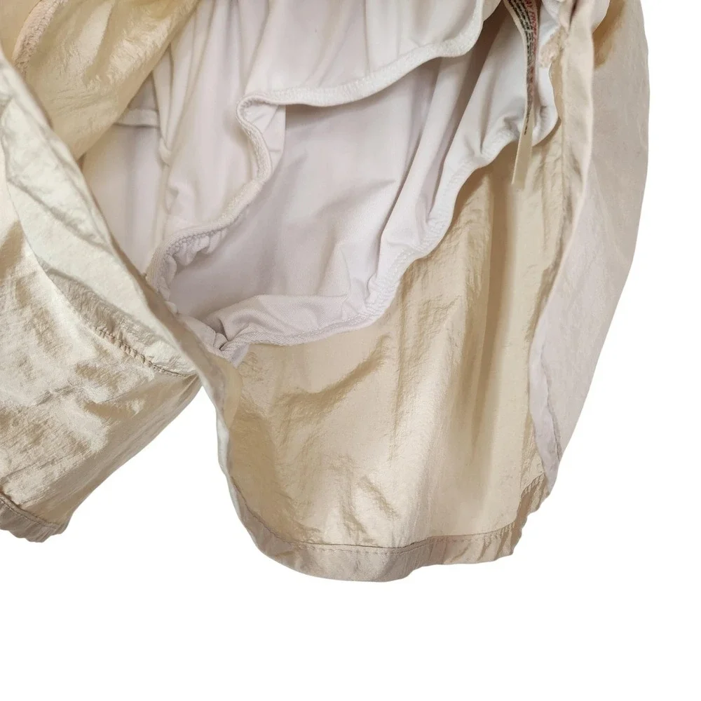 FREE PEOPLE Movement Shorts Womens XS Beige The Way Home Smocked Athletic Lined‎